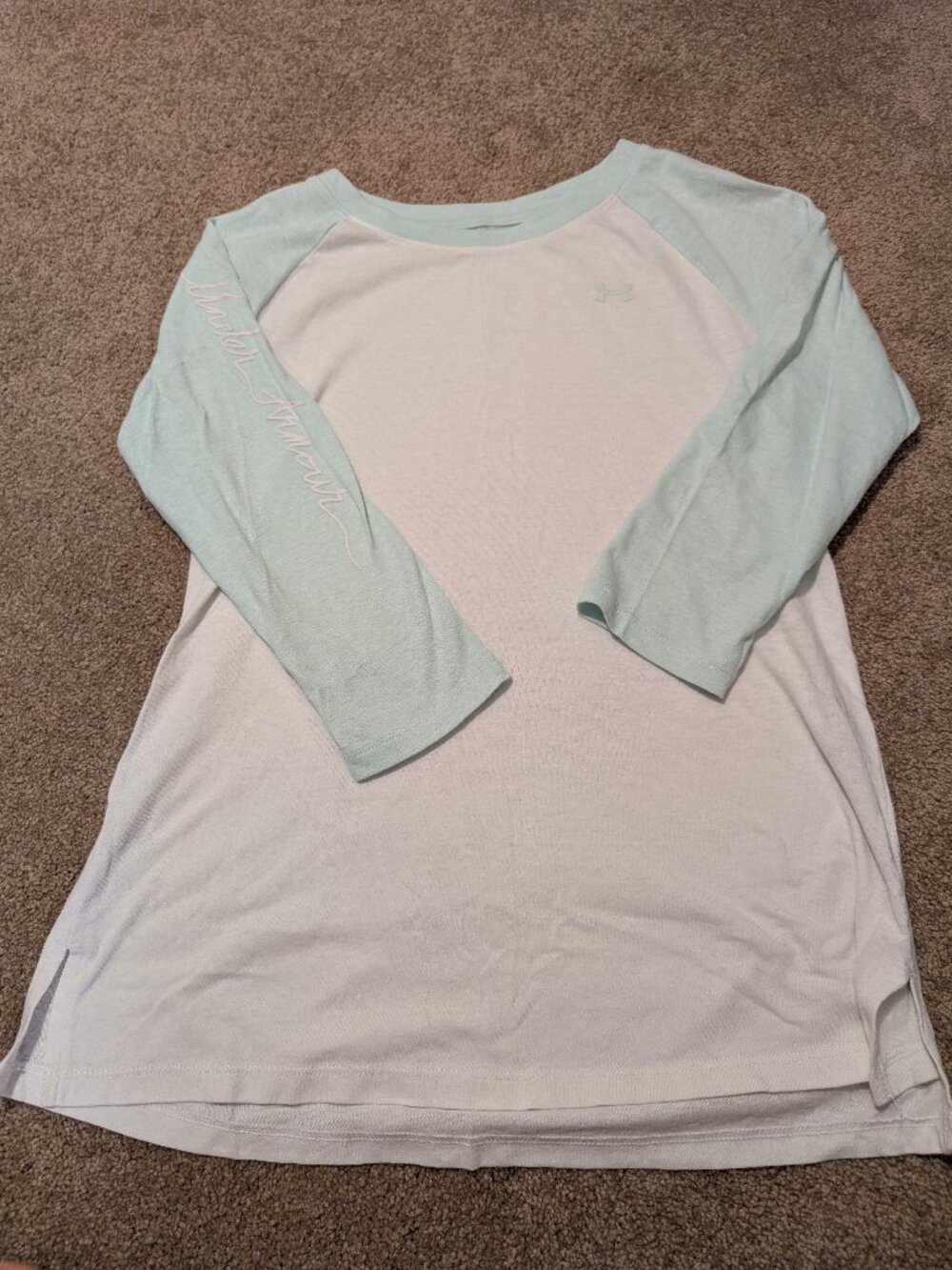 Under Armour 3/4 sleeves teal white light weight shirt size xsmall